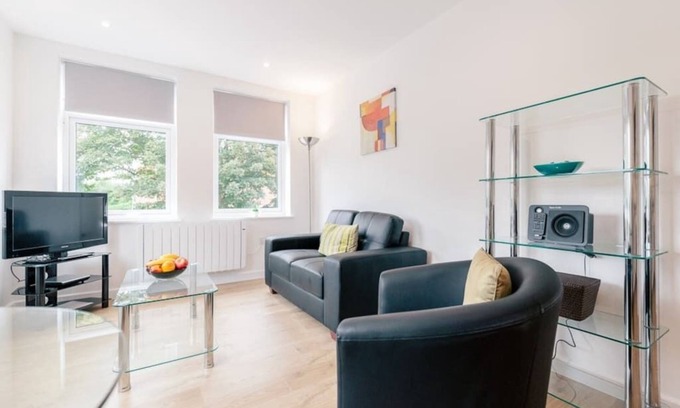 Leatherhead Apartamento | 13 Swan House -2 bedroom apartment