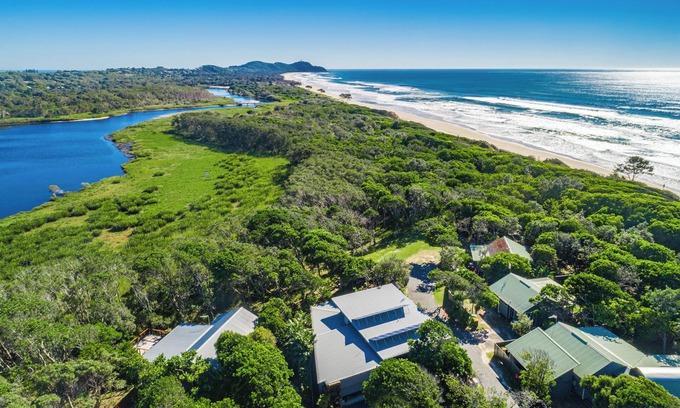 Suffolk Park Cabaña | #13 Tallow Sands - Lakeview