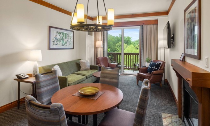 Stowe Area Condominio | #1310A | 2bdrm | Let It Snow | 3rd Floor Mountain and Spruce Peak Views