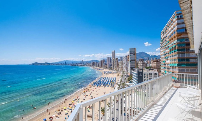 Benidorm Apartamento | 135 m² Apartamento ∙ 2 habitaciones ∙ 6 huéspedes