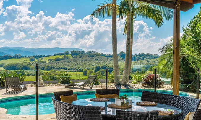 Myocum Casa | 13km's to Byron Bay town: Perfect family retreat with pool, sauna & sunset views