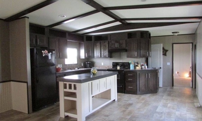 Beaumont Casa | 14 Acre Ranch Home near Refineries
