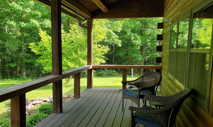 Acra Cabina | 14 Acre Retreat in the Catskill Mountains