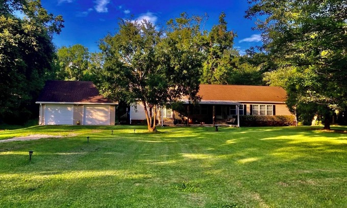 Wadmalaw Island Casa | 14-Acre Scenic Home in Low County of Wadmalaw Island w/ Private Par 3 Golf Hole