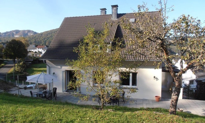 Hoppecke Casa | 14 Personas Ferienhaus con bar, sauna y Poolbiljart.