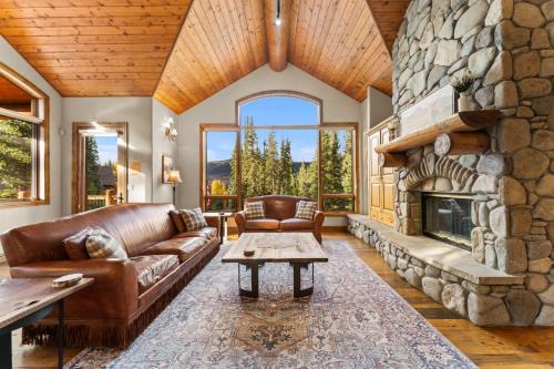 Keystone Casa | 140 Goldenrod Circle by Summit County Mountain Retreats