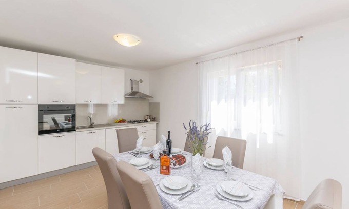 Zemunik Donji Casa | 140 m² Casa ∙ 3 habitaciones ∙ 8 personas