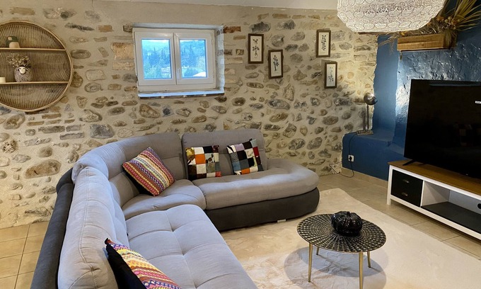 Salavas Apartamento | 140 m2 just for you.5-minute walk from the Ardèche river.