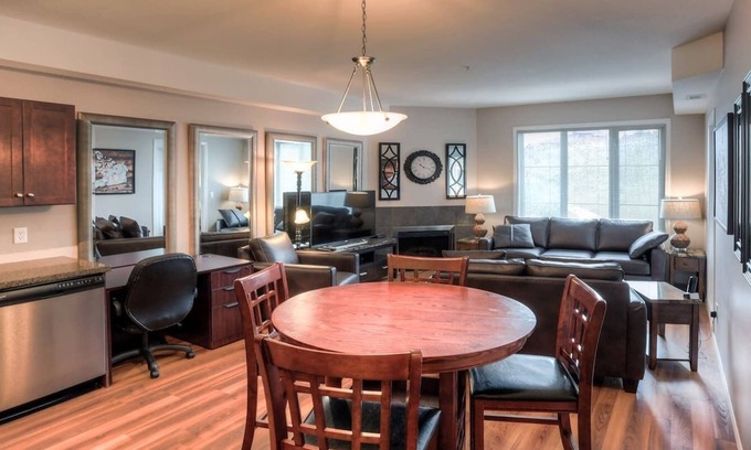 Quail Ridge Condominio | Pinnacle Pointe Condo 1405