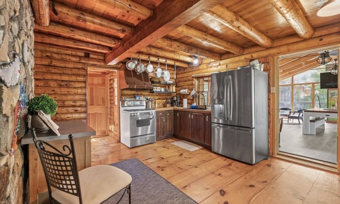 Alton Bay Casa | 14ft HOT TUB SPA,SLEEPS 10, SAUNA, POOL/FOOSBALL/GAMES