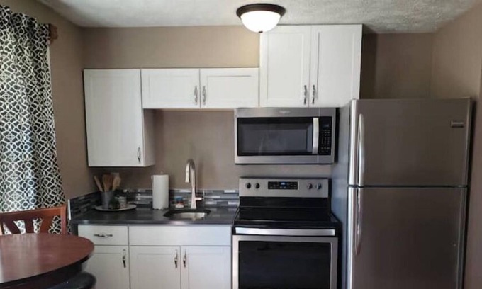 Thorpe Westwood Apartamento | 14th Avenue Suites #2