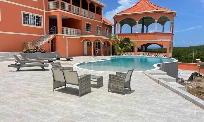 Silver Sands Casa | 15,000 Sq. Ft 7-bedroom house with Pool and Ocean views.