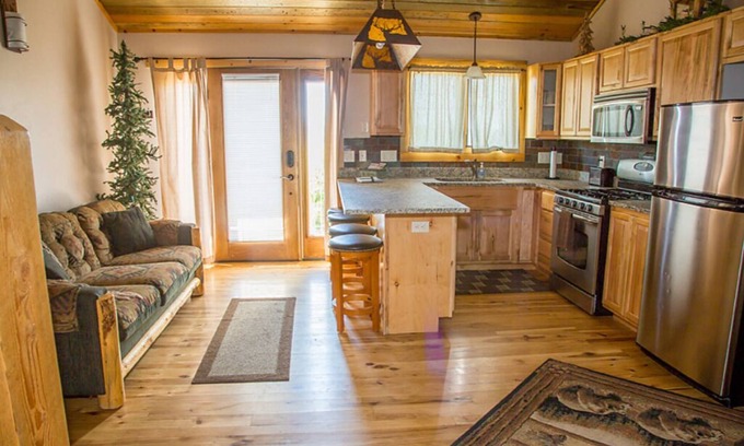 Afton Condominio | 15) 1 BEDROOM WITH LOFT CONDOS - 3 QUEENS- The Mountain Inn