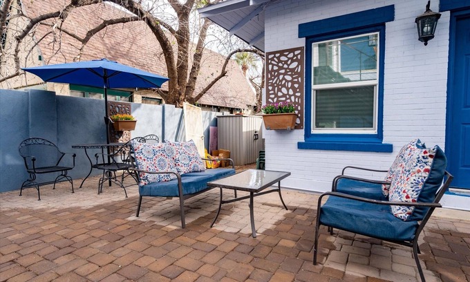 Roosevelt Condominio | 15 Chelsea Place 1 Bedroom Condo by RedAwning