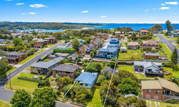 Narooma Casa | 15 Clarke Street Narooma