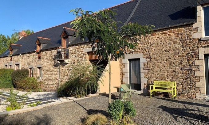 Sains Cama Y Desayuno | 15 kms from Mont Saint Michel Hortensia room for 2 people