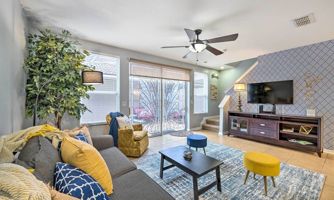 Buena Ventura Lakes Casa | 15 Mi to Disney: Kissimmee Townhome w/ Patio