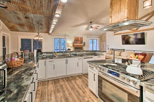 Hot Springs Village Casa | 15 Mi to Hot Springs Natl Park Home with Fire Pit!