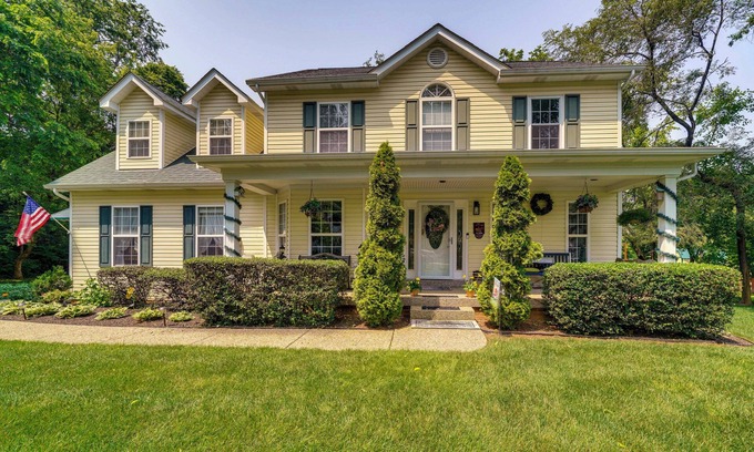 Jeffersontown Casa | 15 Mi to Louisville: Family Home w/ Private Yard!