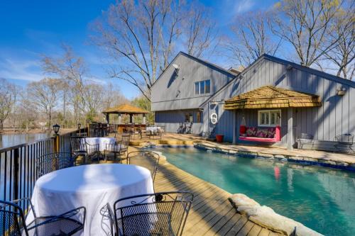 Southaven Casa | 15 Mi to University of Memphis Getaway with Games