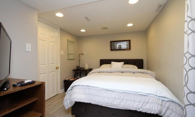 Jefferson Park Apartamento | 15 min Ohare/Rivers Casino/Downtown & Parking1