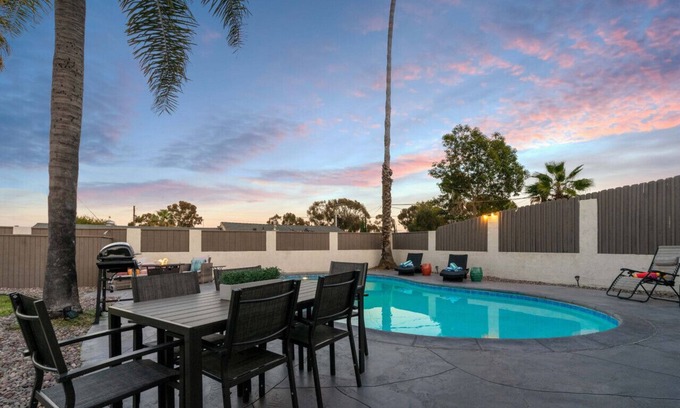 Fletcher Hills Casa | 15 min to SD! Air Conditioning and Game Room