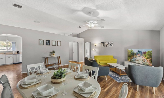 Indian Ridge Casa | 15 Mins to Disney Community Pool Renovated