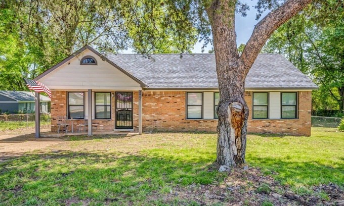 Frayser Casa | 15 Mins to Downtown & Zoo! Hawkins Mill Hideaway