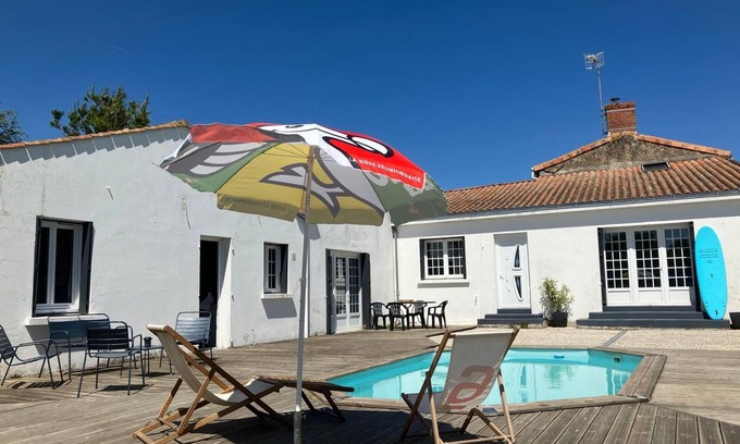 St Benoist-sur-Mer Casa | 15 minutes from the beach, village house with garden and swimming pool