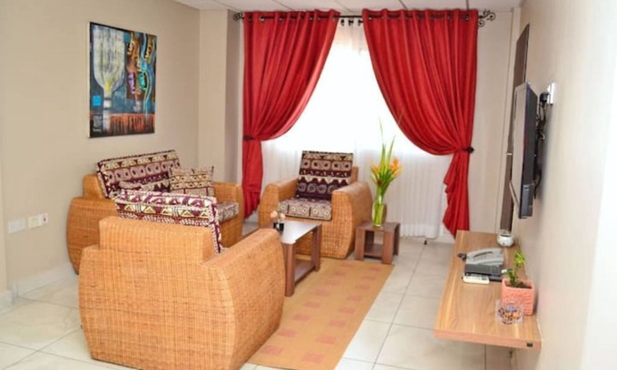 Kokomlemle Apartamento | 15 Minutes from Accra City Center 2BDR apartment/2.5 Bathrooms