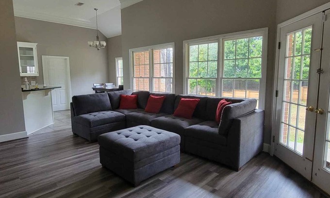 Fortson Casa | 15 Minutes from anywhere you want to go in Columbus! A home away from home.
