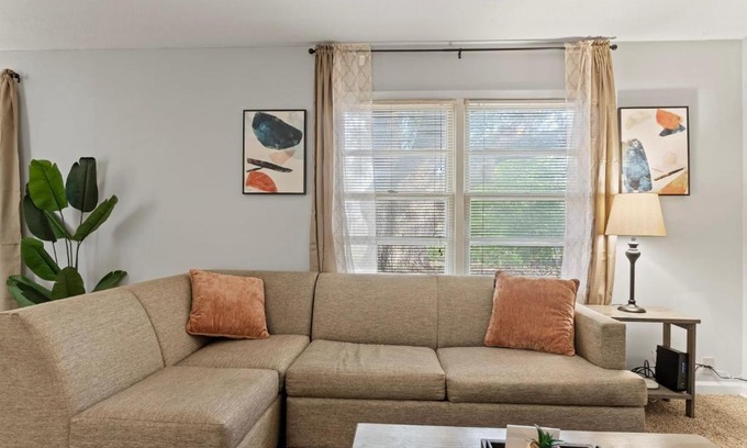 Montgomery Casa | 15 Minutes from Downtown Welcome to Woodbridge
