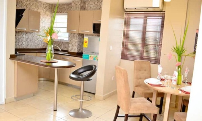 Kokomlemle Apartamento | 15 Minutes from Kwame Nkrumah Memorial Park 2BDR apartment/2.5 Bathrooms