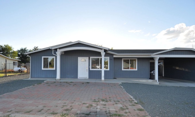 Prescott Valley Casa | 15 minutes to Prescott Downtown! Family-sized Home