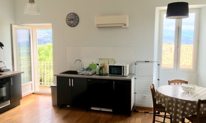 Sotta Apartamento | 15 mn from beaches (Figari, Santa Giulia) 55 m2 Air-conditioned, bright