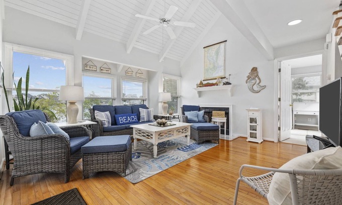 Litchfield by the Sea Condominio | *15% Off New Bookings for Stays through 2025*