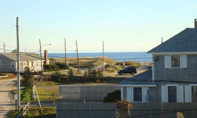 West Dennis Cabaña | Vista al mar - 400 pies a South Village Beach, West Dennis, Cape Cod!