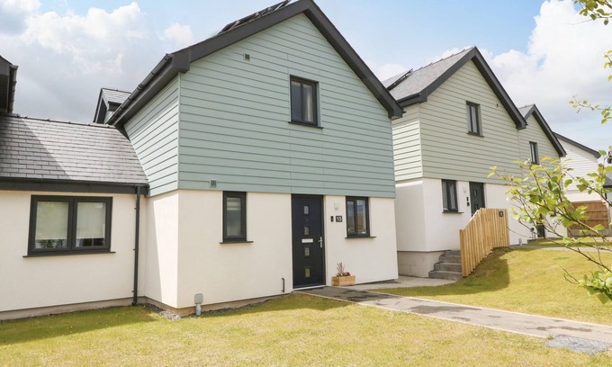 Brynteg Casa | 15 PARC DELFRYN, family friendly, with a garden in Benllech