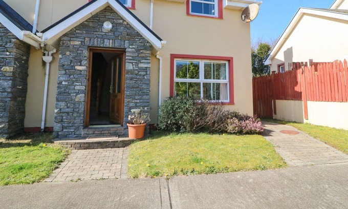 Kenmare Cabaña | 15 SHEEN VIEW, family friendly in Kenmare, County Kerry