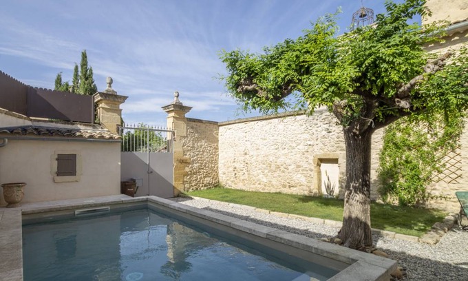 Saint-Hilaire-d'Ozilhan Villa | 150 m² Villa ∙ 3 habitaciones ∙ 6 huéspedes