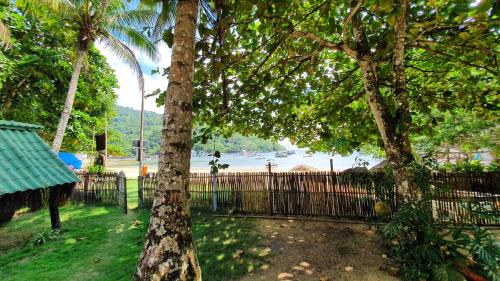 Ilha Grande Casa | 1500 metros quadrados na beira da praia