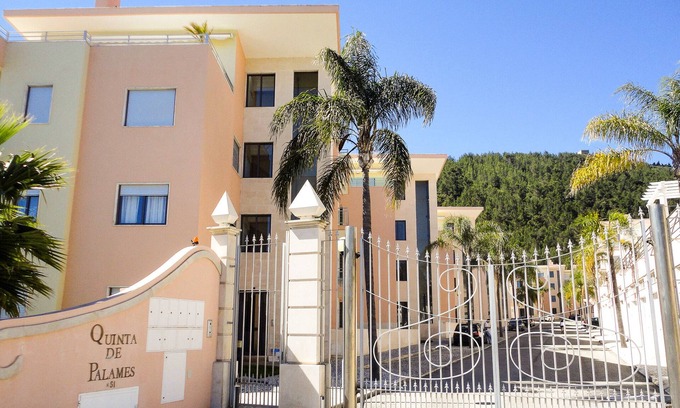 Sesimbra Condominio | 150m From the Beach With Pool