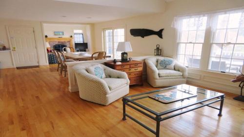 West Chatham Casa | 151 Sky Way Chatham Cape Cod- -Cape Time