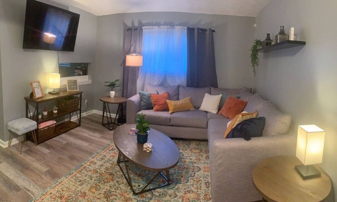 Middletown Condominio | 1520 B Bonita · Two BDRM Apartment in Middletown w Private Laundry
