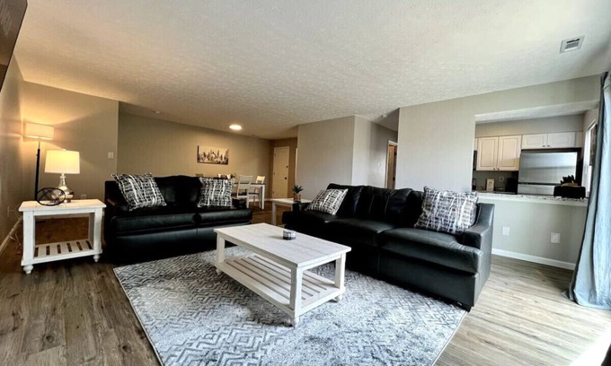 Middletown Apartamento | 1520 G Bonita · TWO Bedroom Remodeled Middletown w Private Laundry