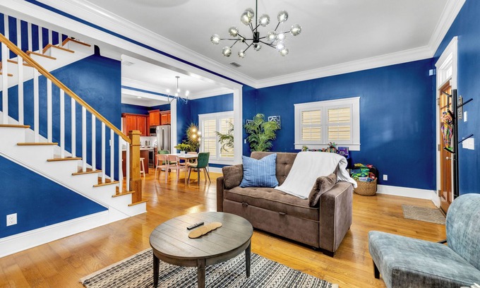Urban Core Casa | 1537- 1 Mile to Vystar, Dailys, Arenas, Entertaining, Pet Friendly, Sleeps 10