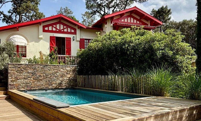 Soulac-sur-Mer Casa | 157 - Charming Basque Style House with Private Pool
