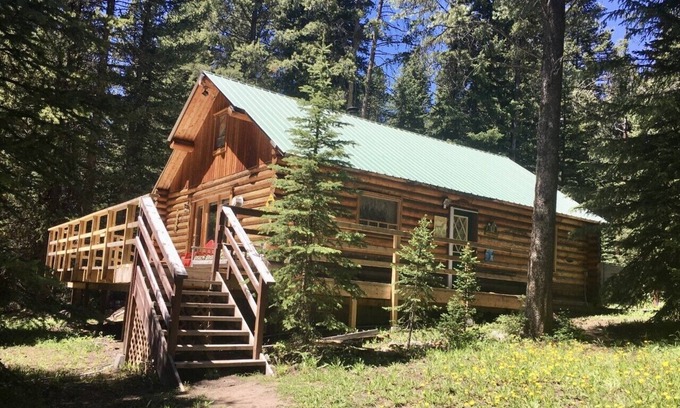 Cooke City-Silver Gate Cabina | 155 U. S. Hwy 212 W. 1 dormitorio 1 baño para 8 personas