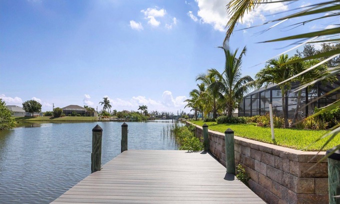 South Gulf Cove Casa | 15736 Lakeland Circle