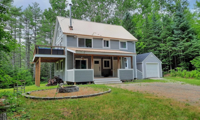 Franconia Casa | 157SL Peaceful Franconia Notch forest retreat near Cannon; privacy, and comfort - Dog Friendly!